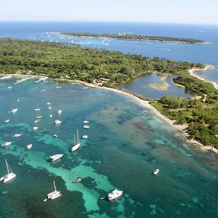 Апартаменты Aout 22 Канны